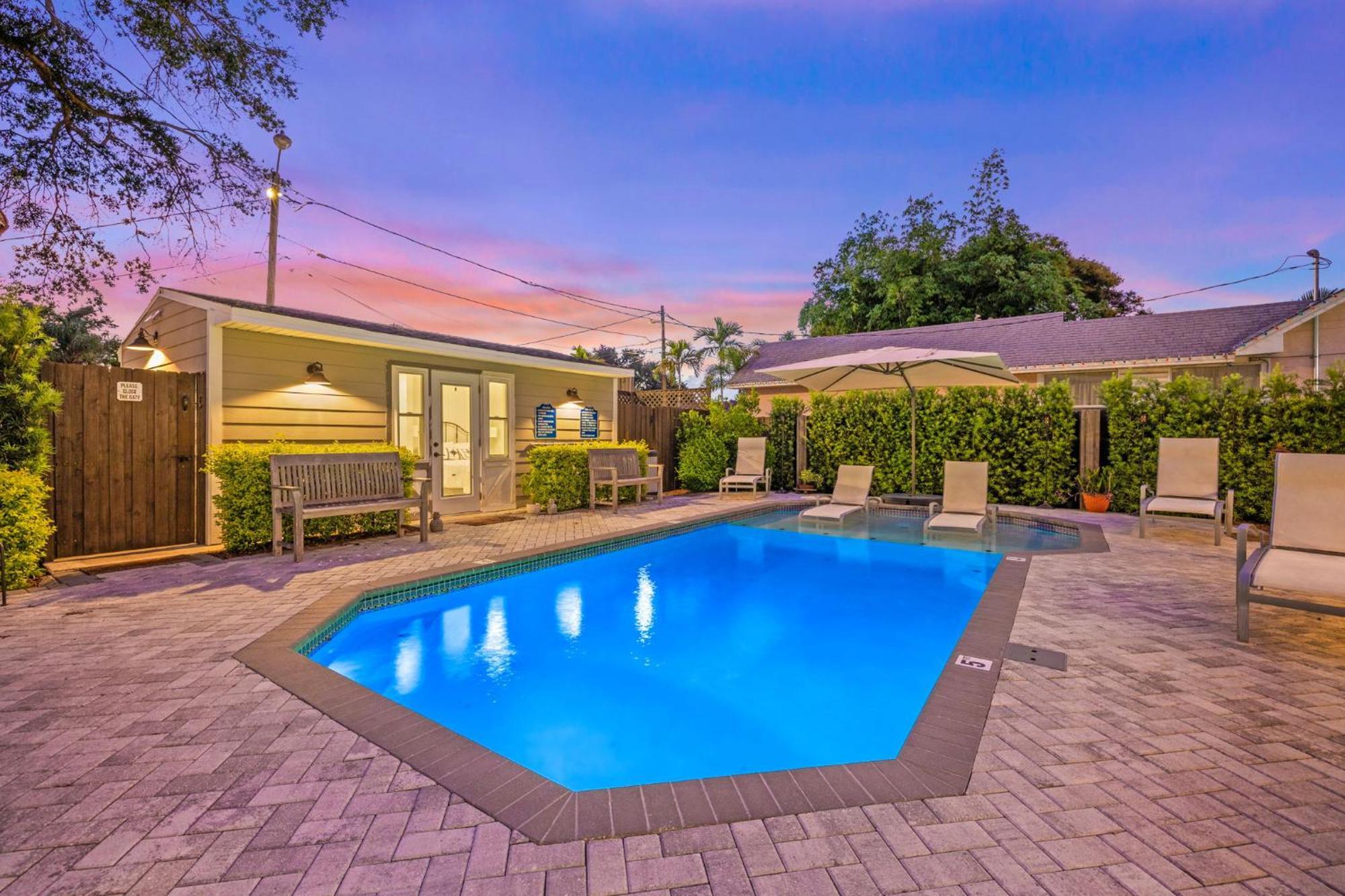 Bed and Breakfast The Kenwood Gables St. Petersburg Exteriér fotografie